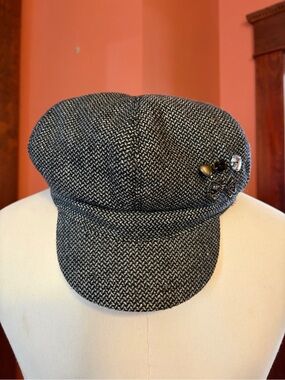 Vintage Y2K 90’s Textured Tweed Newsboy Cap with bow pin and gems